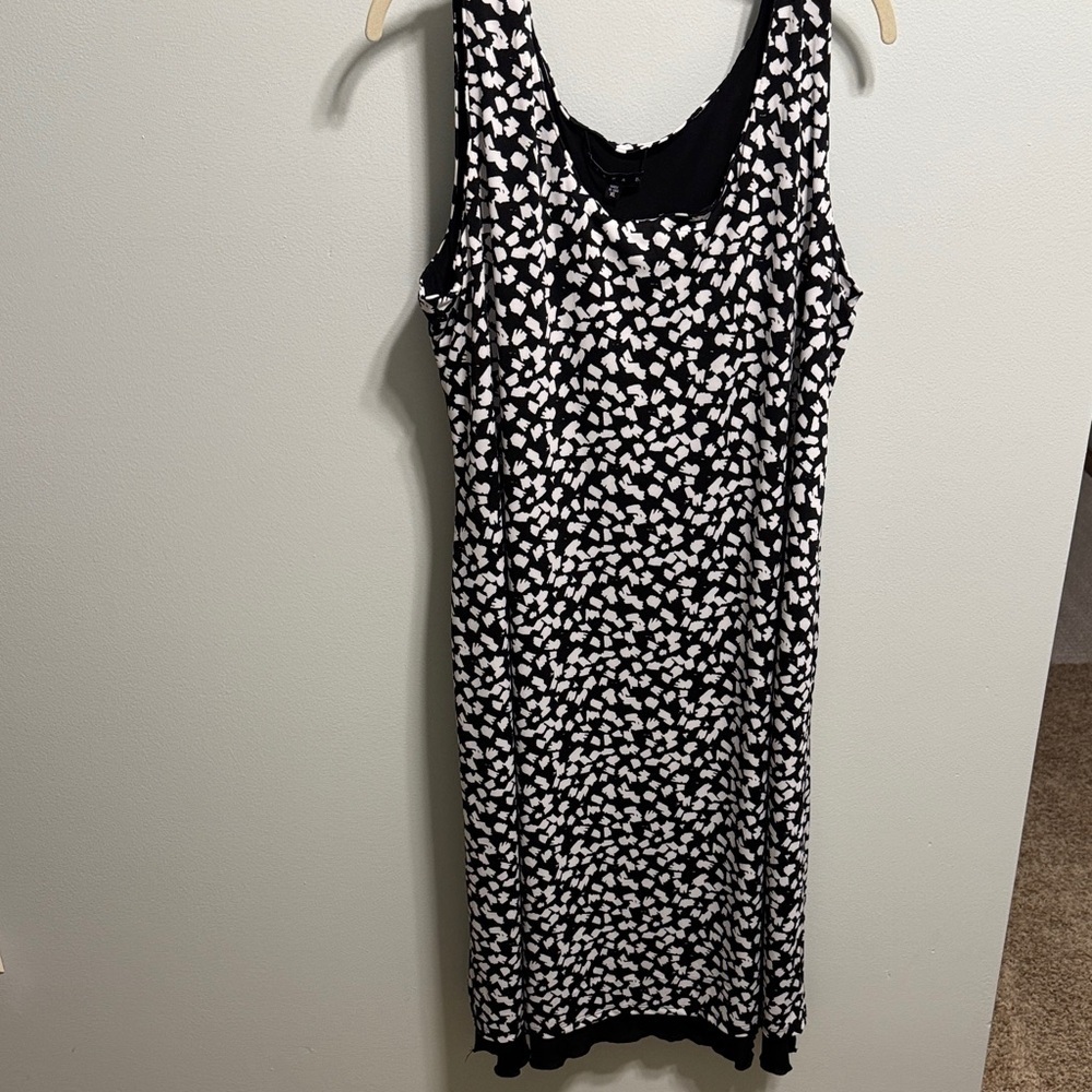 Tiana B. Black and White Floral Midi Dress